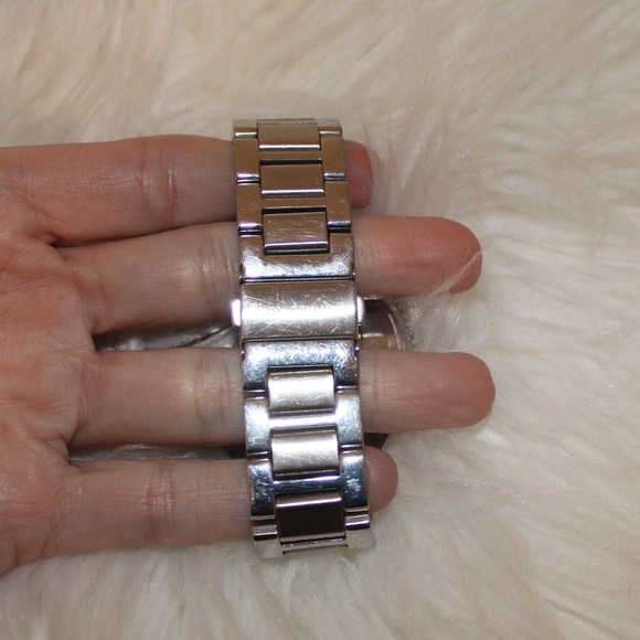 Michael Kors Watch - Picture 5 of 7